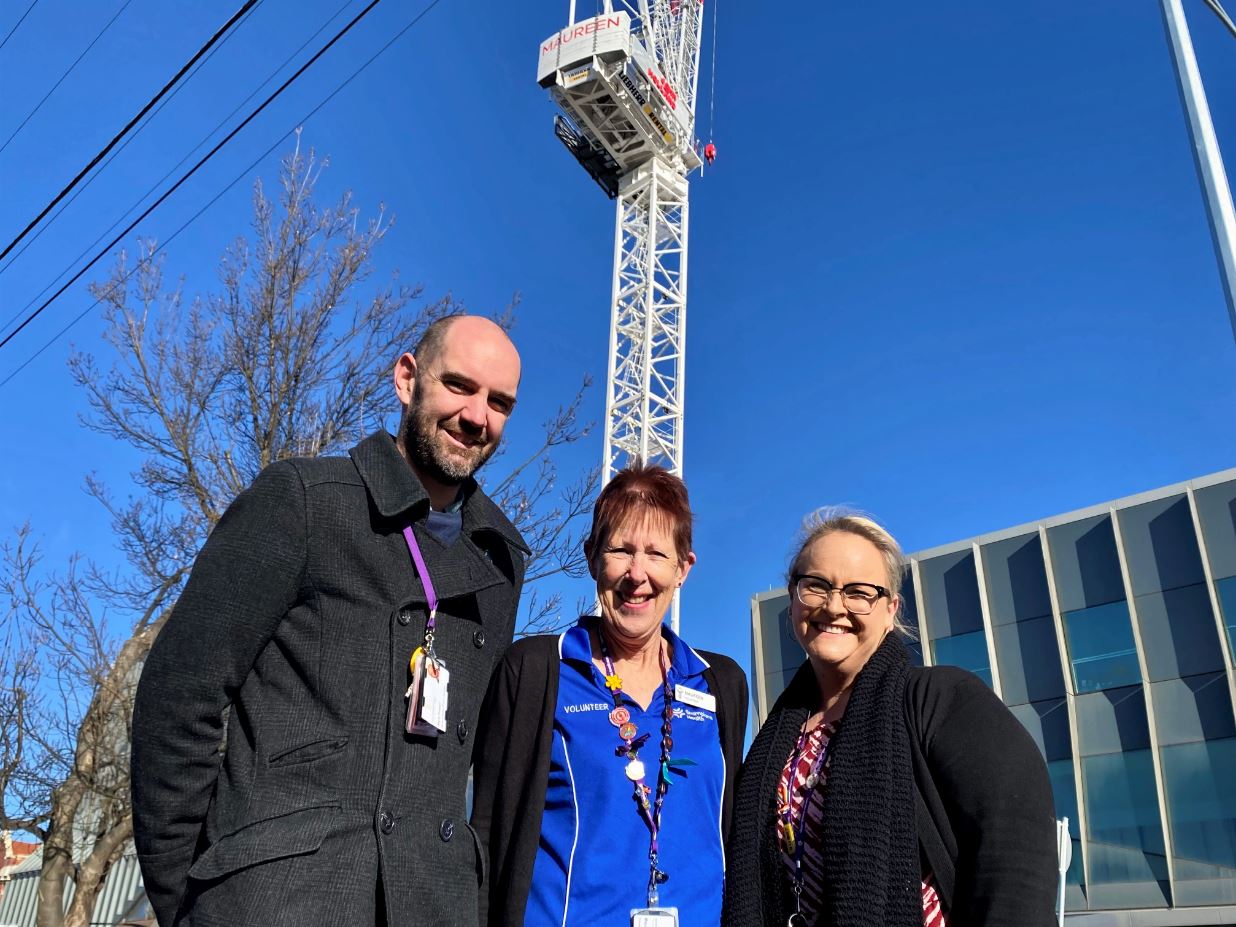 Lifting our volunteers to new heights – Tower crane honours remarkable Grampians Health volunteer